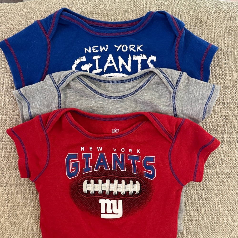 New York Giants Baby Bodysuits Set